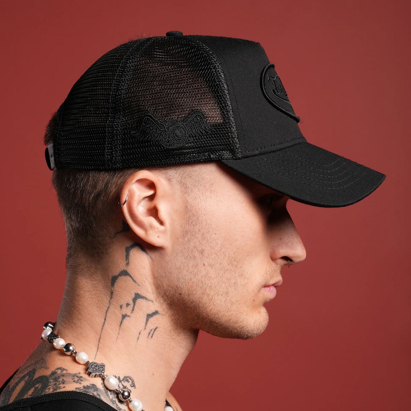 DSVD Wolf Black Trucker Hat