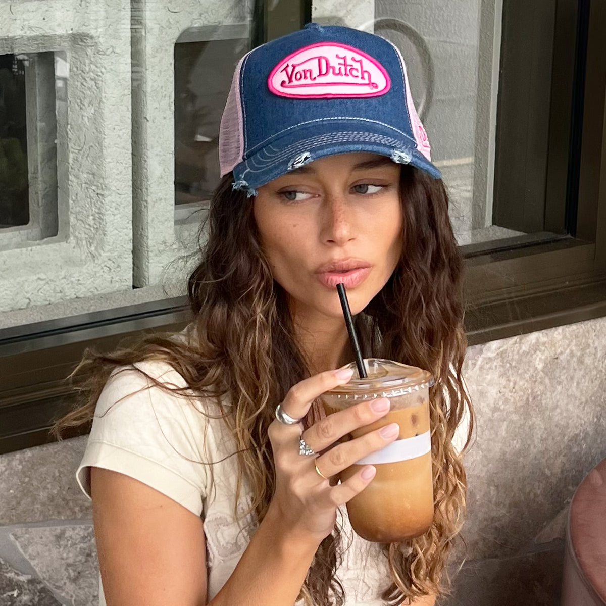 Oval Contrast Trucker Hat Denim Pink