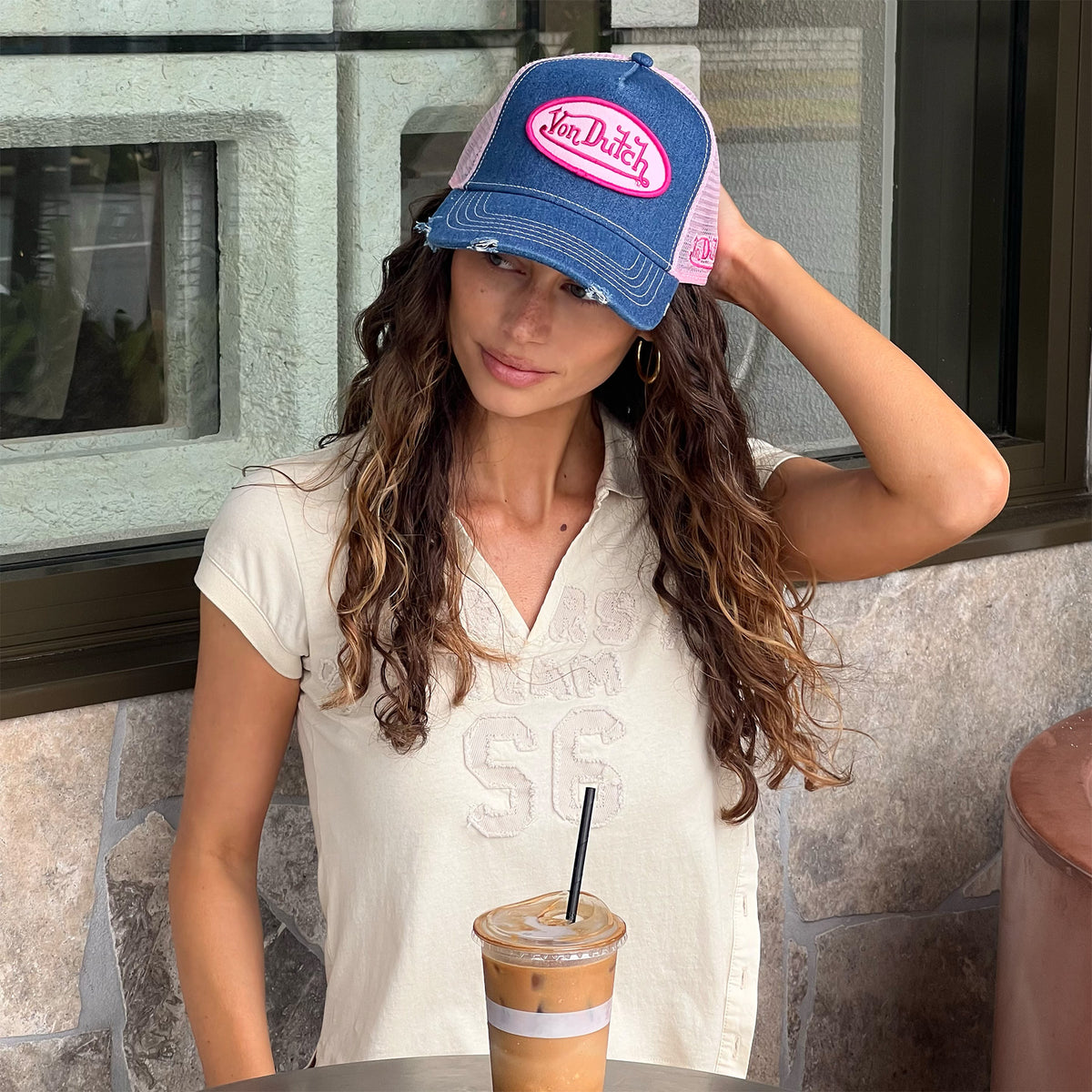 Oval Contrast Trucker Hat Denim Pink